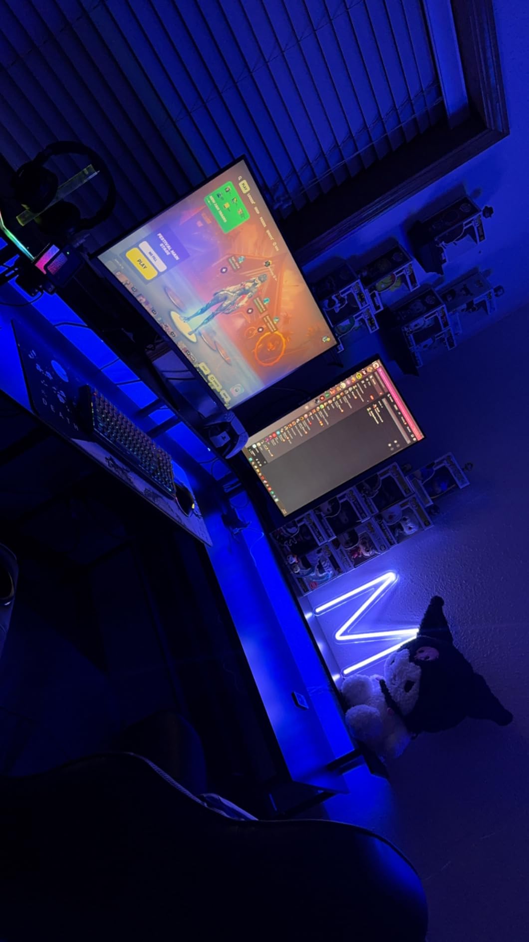CRUA 24.5Inch Gaming Monitor 165Hz/180Hz, FHD(1920x1080P) 120% sRGB Computer Monitor, Height/Pivot/Swivel/Tilt Adjustable Vertical Monitor, Support FreeSync, DP,HDMI, Wall Mount (75mmX75mm) customer photo 1