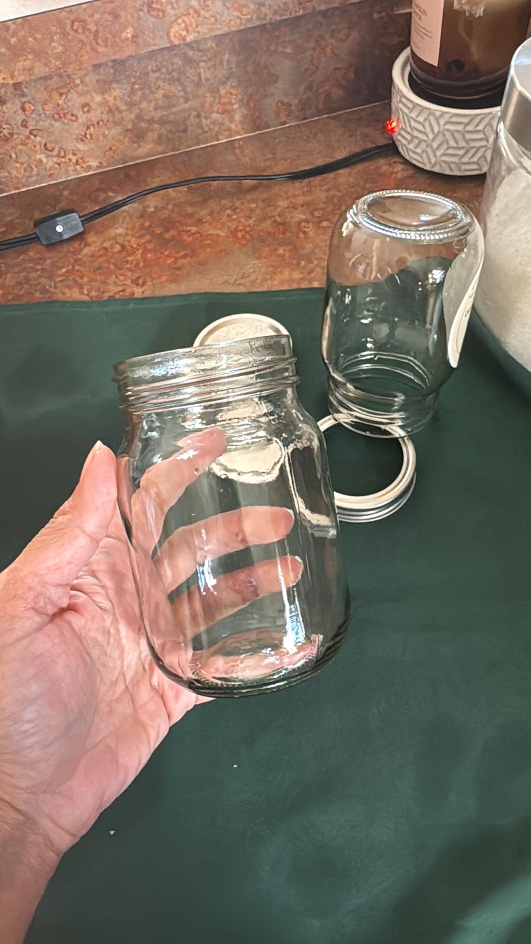 PINIWON Mason Jars 16 oz with Airtight Lids and Bands, 15 Pack Regular Mouth Canning Jars, Clear Glass Pint Jars for Canning, Pickling, Food Storage, DIY Projects, 24 Labels, Brush & String Included customer photo 1