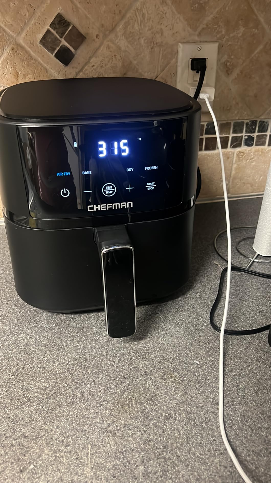 Chefman Air Fryer - 4 QT Compact Airfryer for Quick & Easy Meals in Minutes, Features Hi-Fry Technology for Extra Crisp, Touchscreen Controls with 4 Presets, Nonstick & Dishwasher Safe Basket - Black customer photo 1