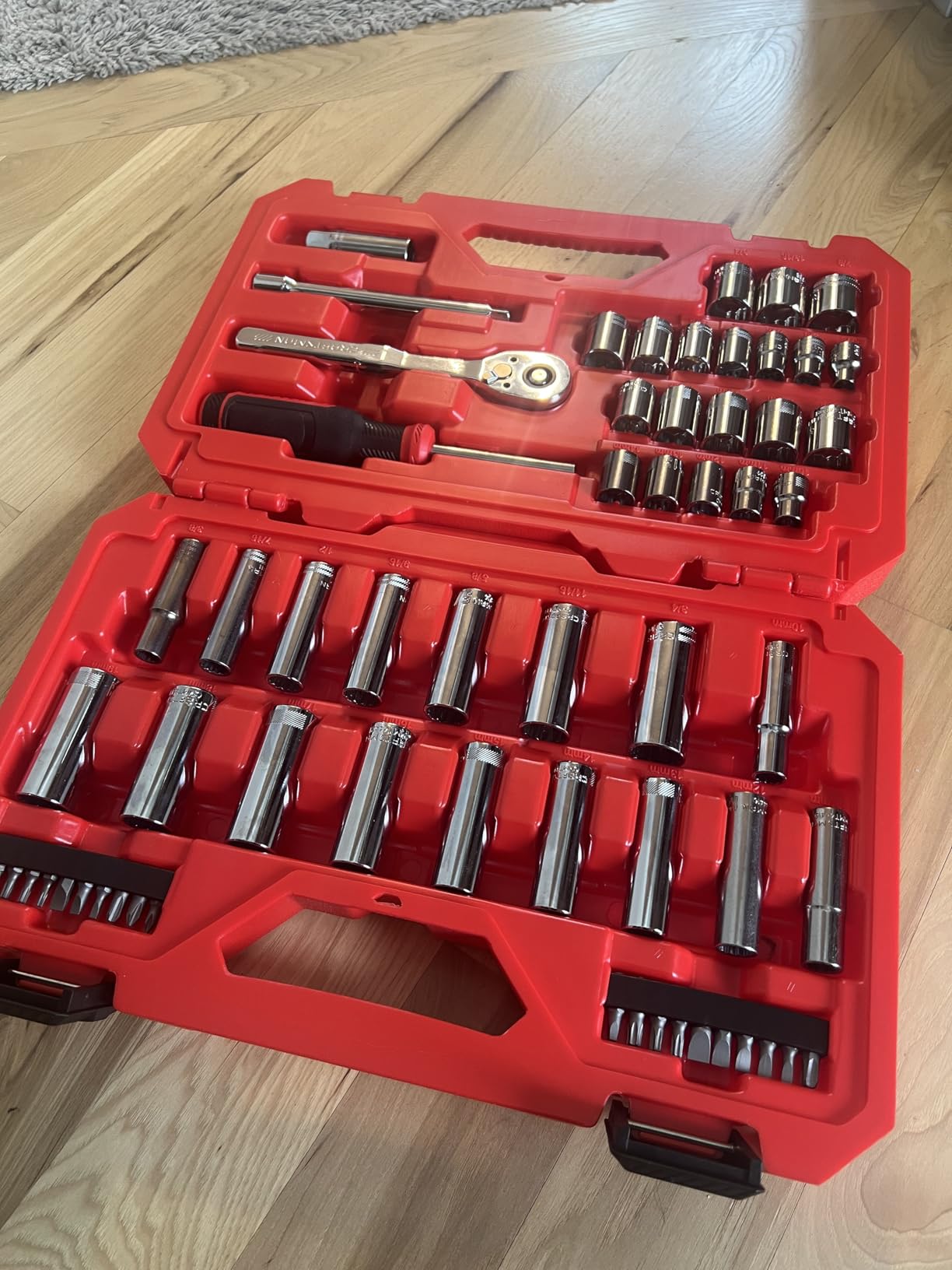 CRAFTSMAN Mechanics Tool Set, 3/8 Inch Drive, 61 Piece (CMMT45161) customer photo 1