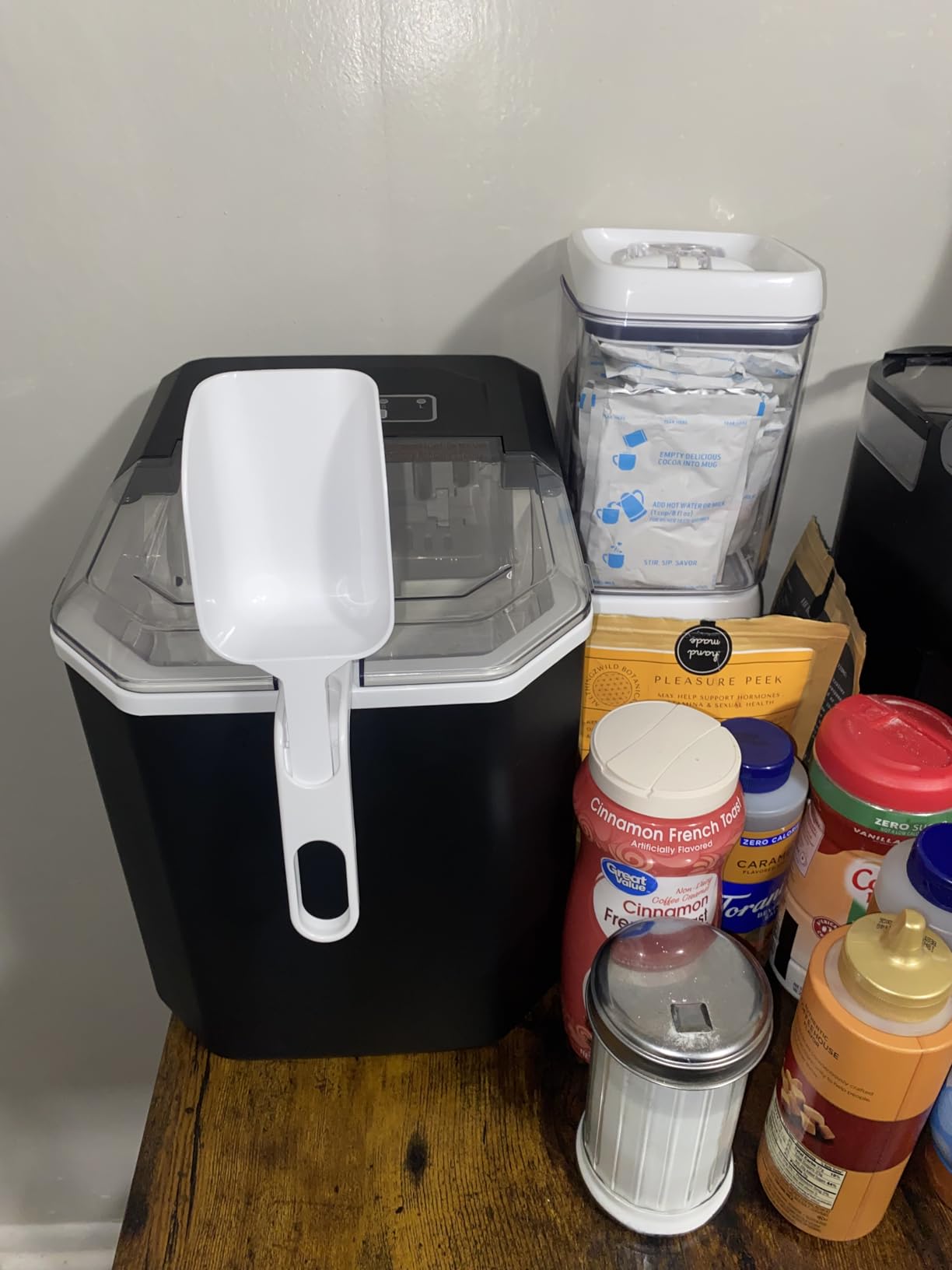 ZAFRO Countertop Ice Maker, 26Lbs/24H, 9 Bullet Cubes in 6 Mins, Self-Cleaning Portable Ice Machine with 2 Ice Sizes (S/L), Quiet Compact Design, Double Handles, for Home, Party, RV, Camping, Black customer photo 1