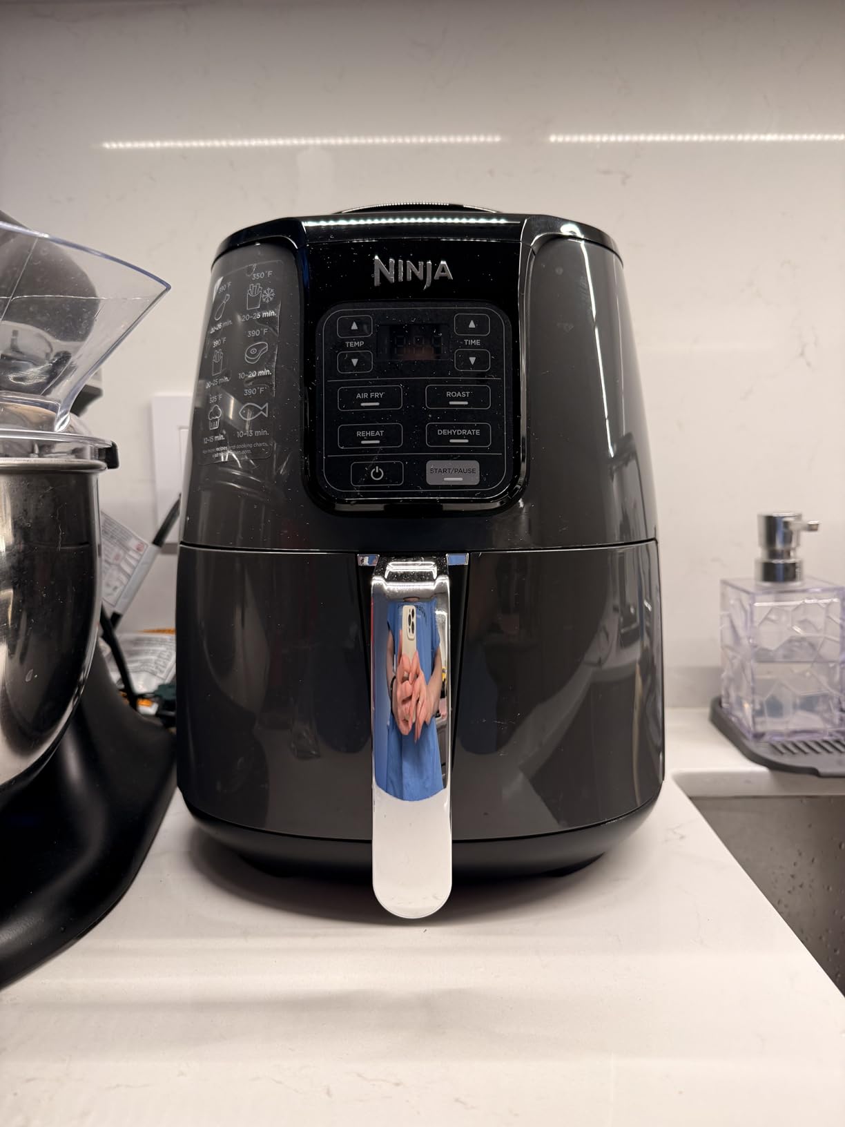 Ninja XL Air Fryer with MaxCrisp | 6.5 QT Capacity | 6-in-1 Max Crisp, Air Fry, Roast, Bake, Reheat & Dehydrate | 450°F Temp | 1750 Watts | Nonstick Basket, Crisper Plate & Recipe Guide | Grey | AF181 customer photo 2
