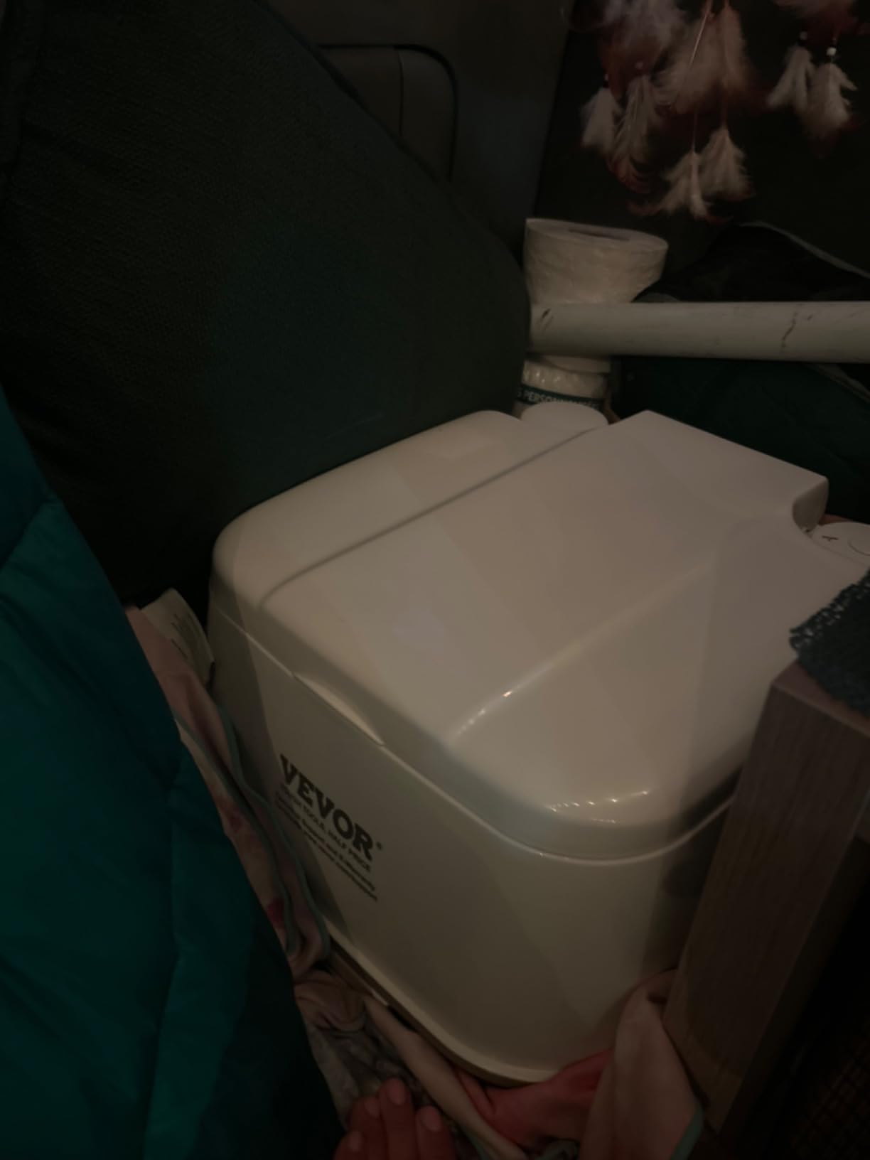 VEVOR Portable Toilet for Camping, RV Toilet with Carry Bag, 5.3 Gal Waste Tank & 3.2 Gal Flush Tank, Push-Button Pressurized Flush Commode customer photo 1
