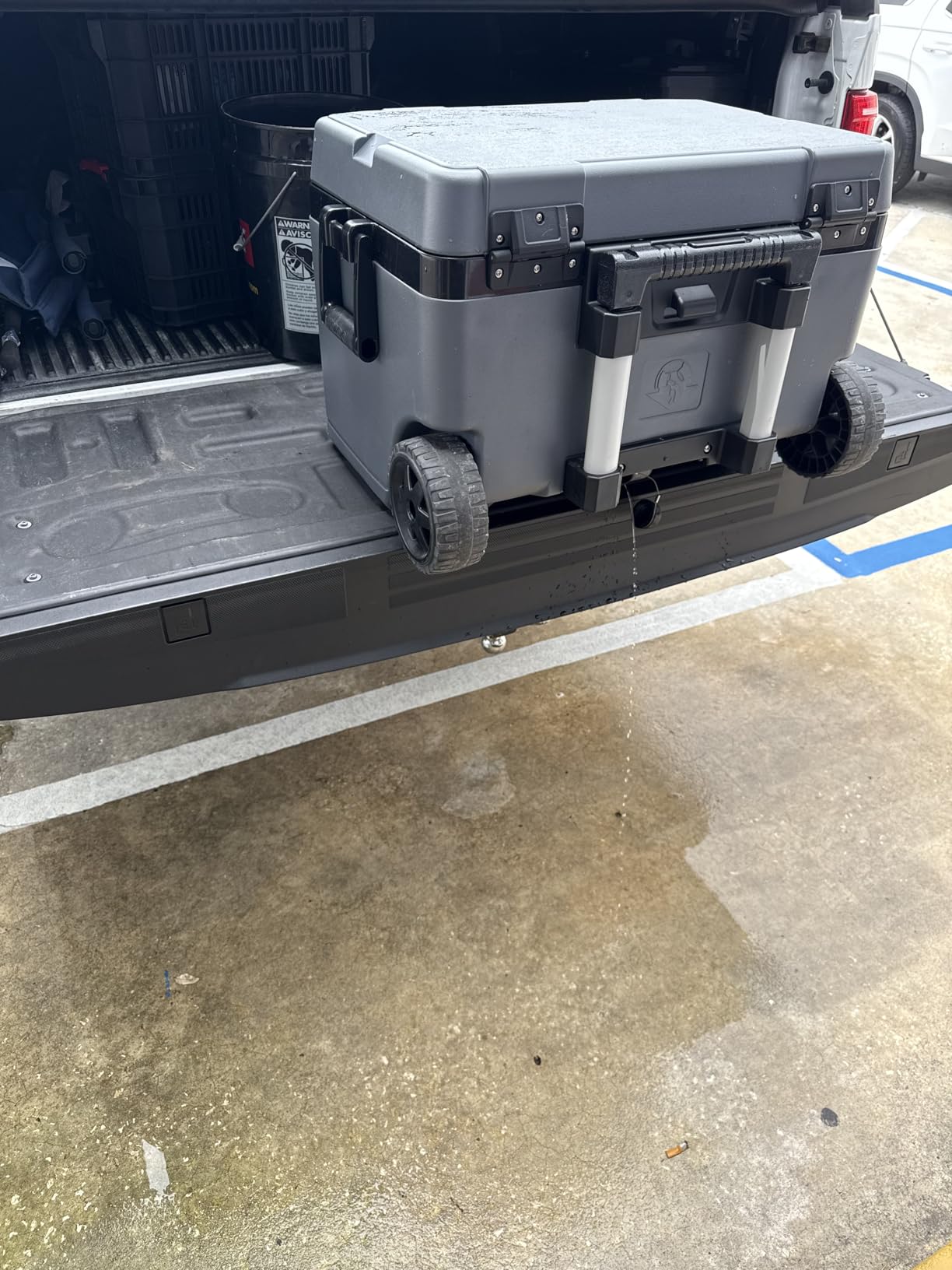 Igloo Trailmate 52Qt Wheeled Cooler, Insulated Hard Shell Ice Chest, Modern Blue customer photo 2