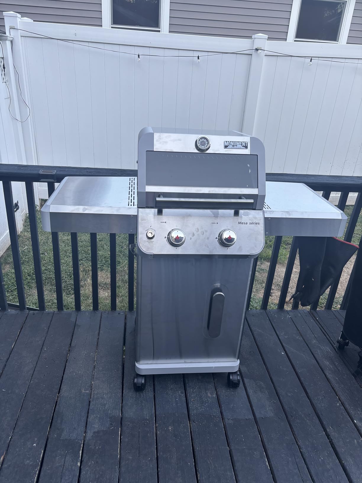 Monument Grills Mesa200S 2-Burner Stainless Steel Liquid Propane Gas Grill, Two Foldable Shelves with Clearview Lid, Knob Control customer photo 1