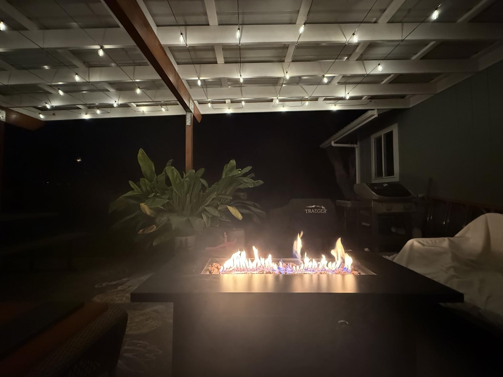 Ciays Propane Fire Pits 32 Inch Outdoor Gas Fire Pit, 50,000 BTU Steel Fire Table with Lid and Lava Rock, Add Warmth and Ambience to Gatherings and Parties On Patio Deck Garden Backyard, Black customer photo 2