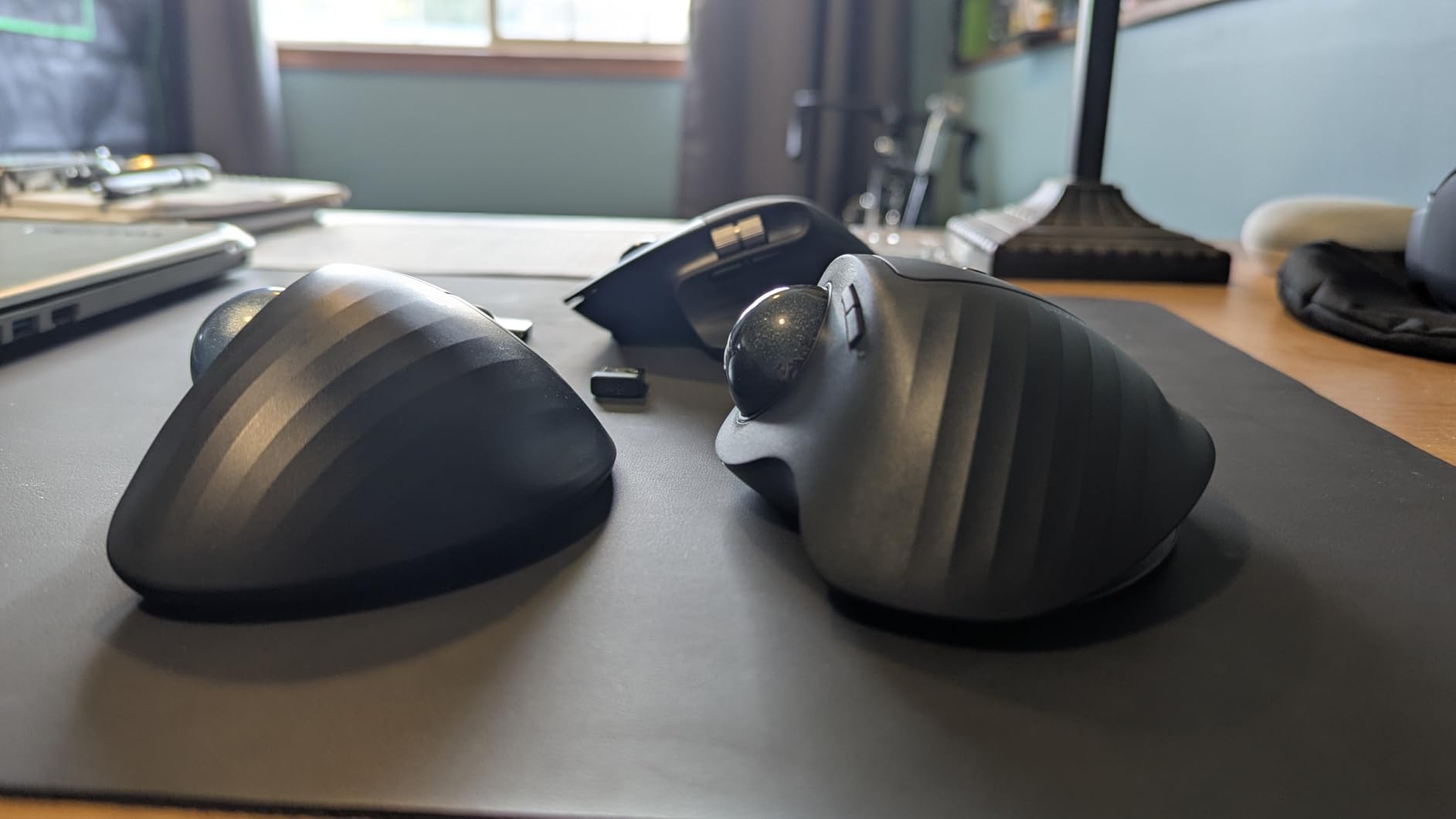 ProtoArc Wireless Trackball Mouse EM01 NL, Ergonomic Bluetooth Rollerball Thumb Rechargeable, Adjustable Angle and 3 Device Connection for PC, Mac, Windows - Gray Ball customer photo 2