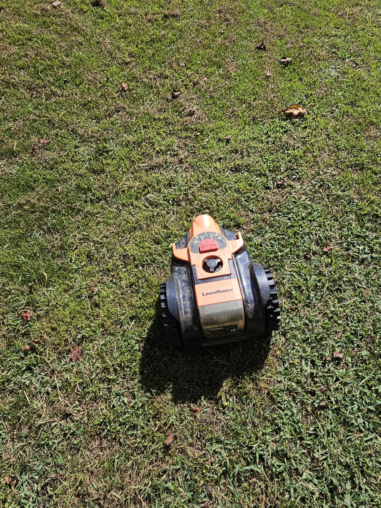 LawnMaster OcuMow Perimeter Wire Free Robot Lawn Mower Cuts Small Lawns 1000-2000 Square Feet with Optical Navigation, Obstacle Avoidance, Low Noise and No Go Function customer photo 2