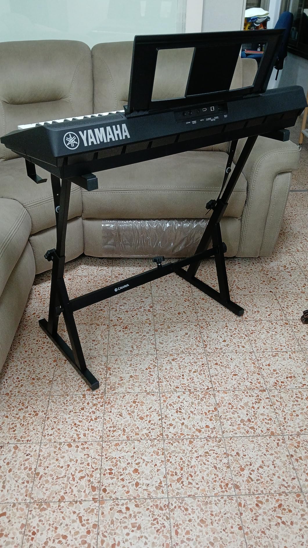 CAHAYA Keyboard Stand Piano Adjustable - Z Style Piano Stands Heavy Duty Stable and Portable with Height and Width Adjustable Fits for 54 61 76 88 Keys Electric Pianos Black customer photo 2