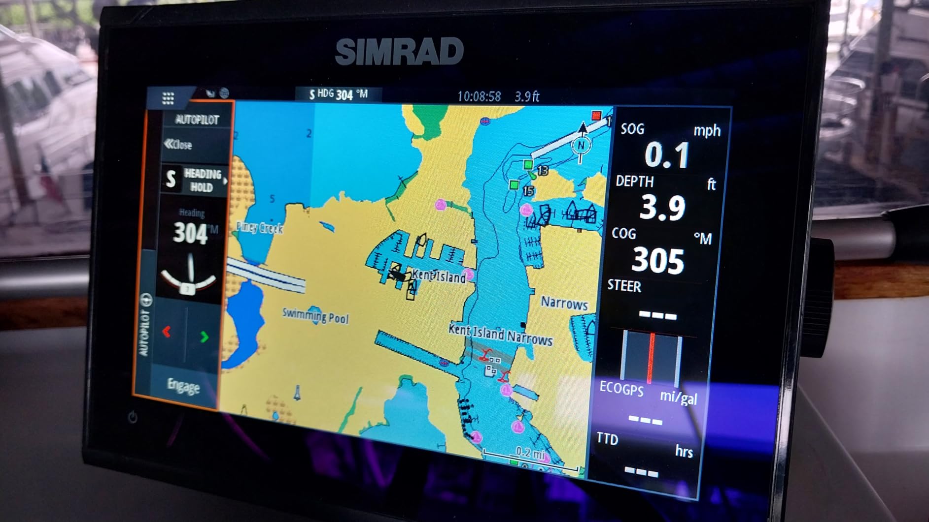 Simrad GO7 Chartplotter and Fish Finder with Transducer and Radar Options, Preloaded C-MAP Discover Chart Card customer photo 1