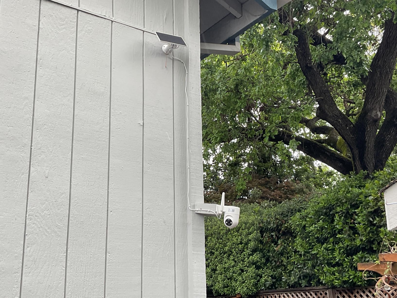 Oculview 2K Solar Security Cameras Wireless Outdoor, 2PCS Outdoor Camera Wireless with 360° View, Cameras for Home Security with Color Night Vision, Only Support 2.4GHz Wi-Fi customer photo 2