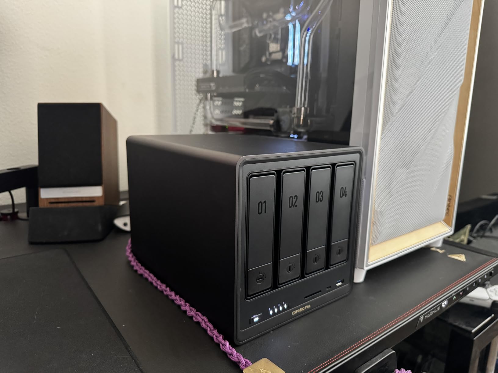 UGREEN NAS DXP4800 Plus 4-Bay Desktop NAS, Intel Pentium Gold 8505 5-Core CPU, 8GB DDR5 RAM, Built-in 128G SSD, 1x 10GbE, 1x 2.5GbE, 2 * M.2 NVMe Slots, 4K HDMI, Network Attached Storage (Diskless) customer photo 1