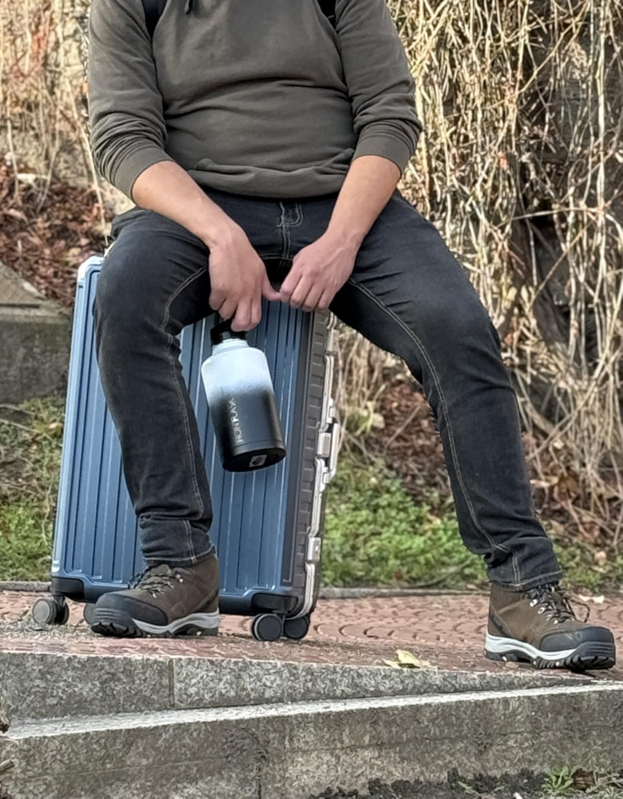 LUGGEX Checked Suitcase with Spinner Wheels, 8010S Aluminum Frame Zipperless Polycarbonate Hard Shell Suitcase (ZX-Core, Charcoal Metallic, 28 Inch) customer photo 1