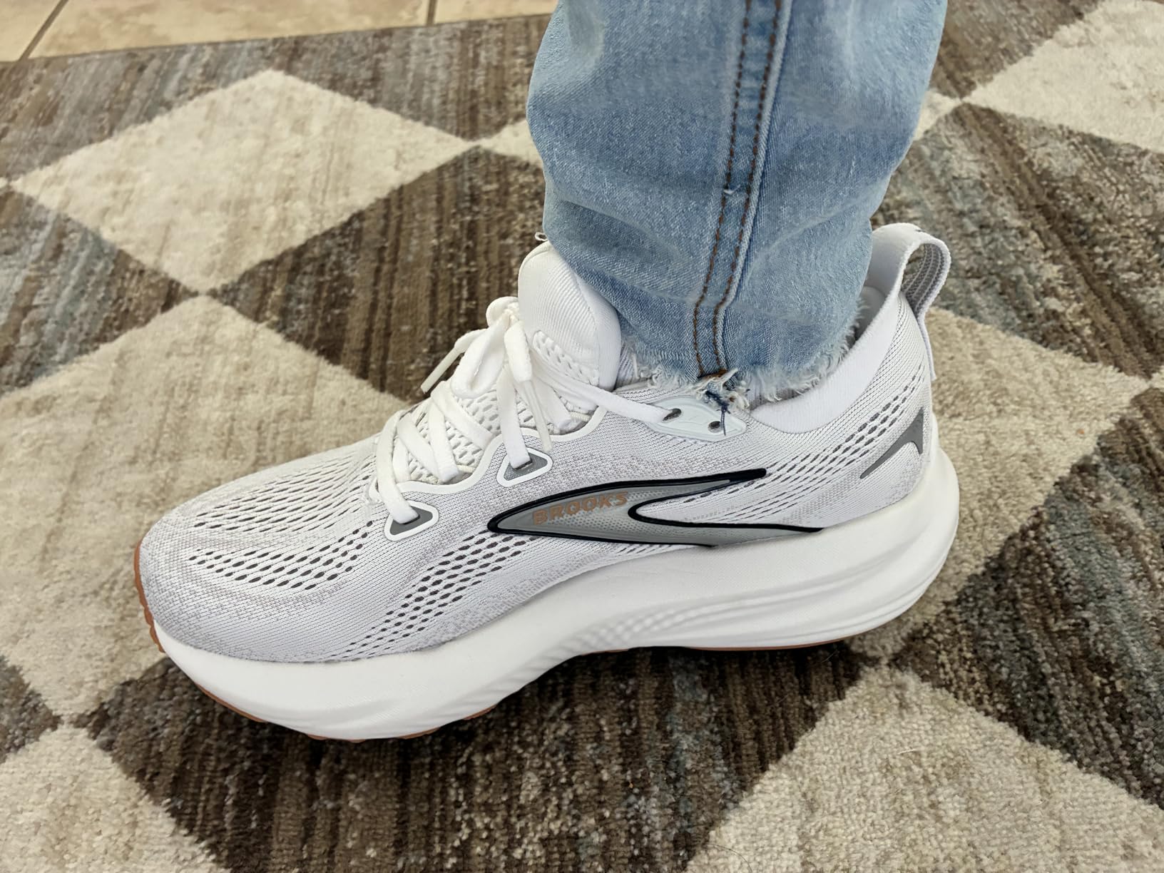 Women's Glycerin 22 Neutral Running Shoe customer photo 2
