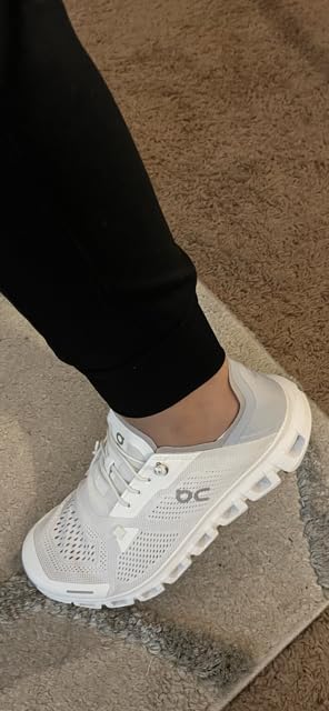 On Women's Cloud 6 customer photo 2