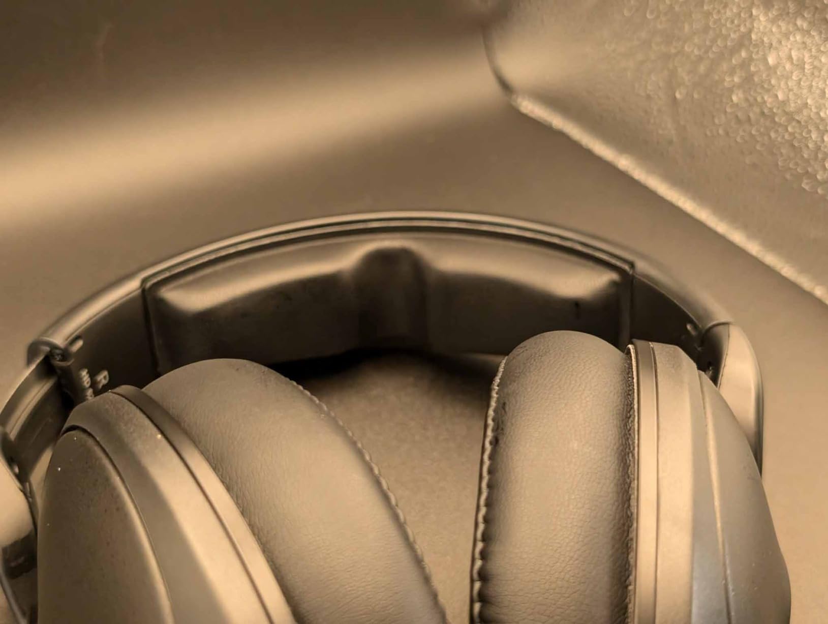 Sennheiser HD 620S Closed-Back Over-Ear Audiophile Headphones - Natural Spatial Imaging, Low Distortion, Comfortable All-Day Design, Detachable Cable customer photo 2