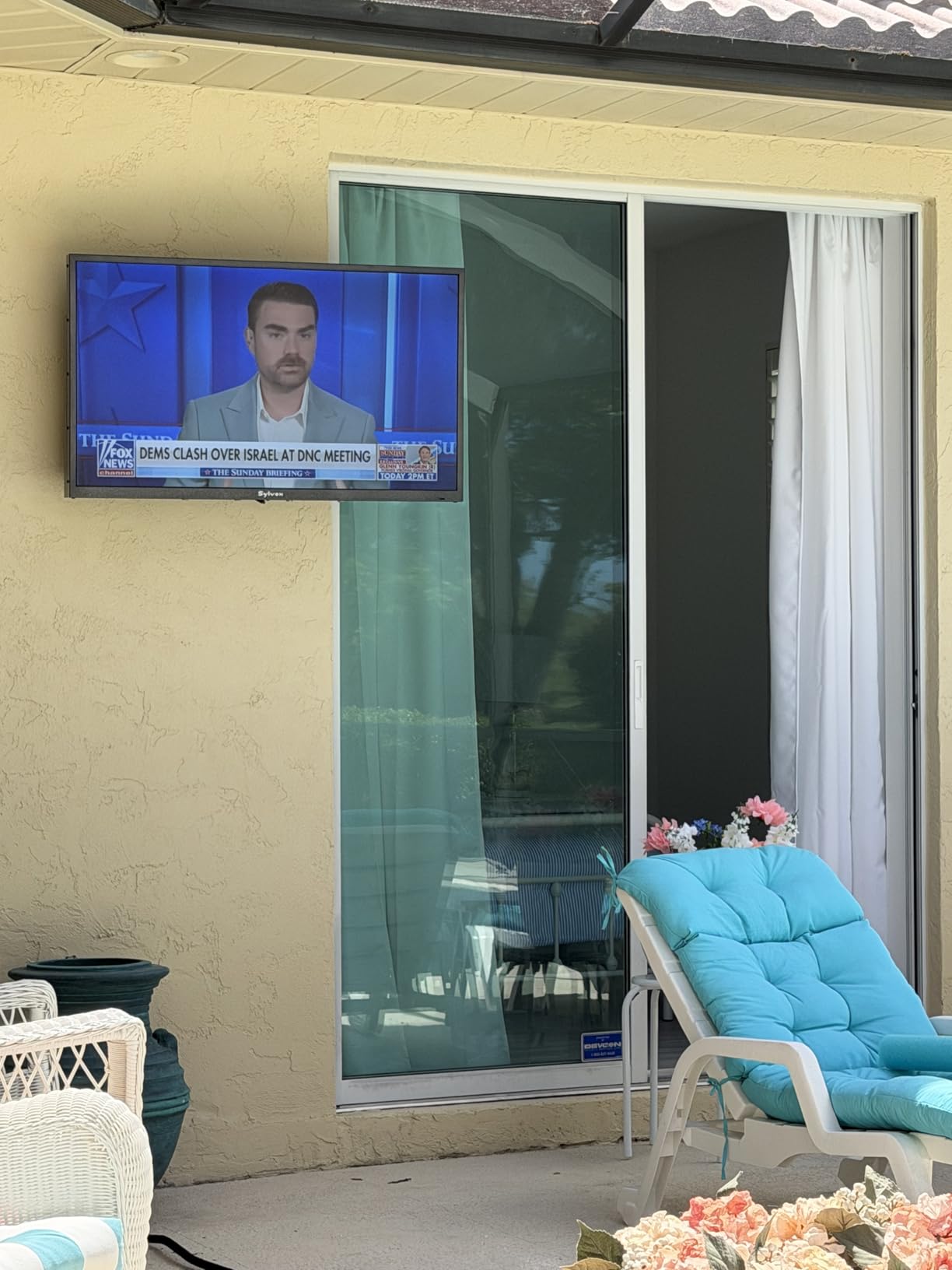 SYLVOX Outdoor TV, 55 inch Smart TV Waterproof Outdoor TVs, 4K Weatherproof Television for Outside, Support Google Assistant, Chromecast, 1000 nit Brightness Partial Sun (Deck Pro 3.0) customer photo 2