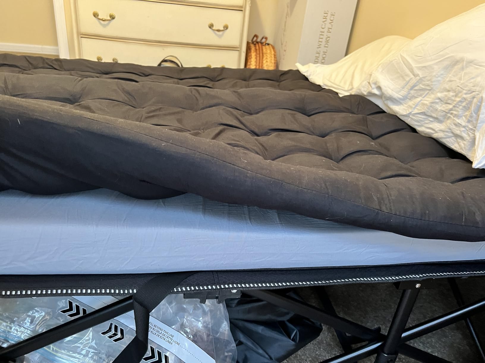 ZENPETIO Camping Cot for Adults, Heavy-Duty Portable Cot Bed with Mattress, Foldable Padded Sleeping Cots for Camping Travel Tent Day Bed Outdoor & Home Guest, Max Load 500 LBS, 75x28x15