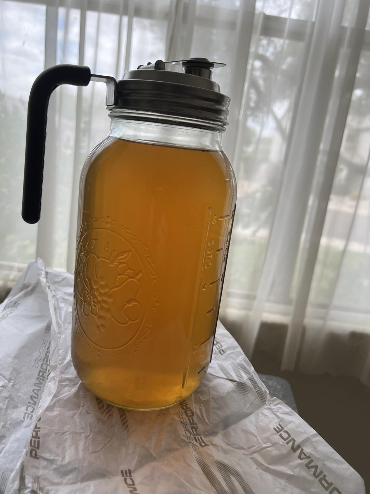 Ball Glass Mason Jars with Lids and Bands, Used for Canning, Pickling, Juice, Jam, Jelly (Quart, 32 Ounce (Pack of 4)) customer photo 1