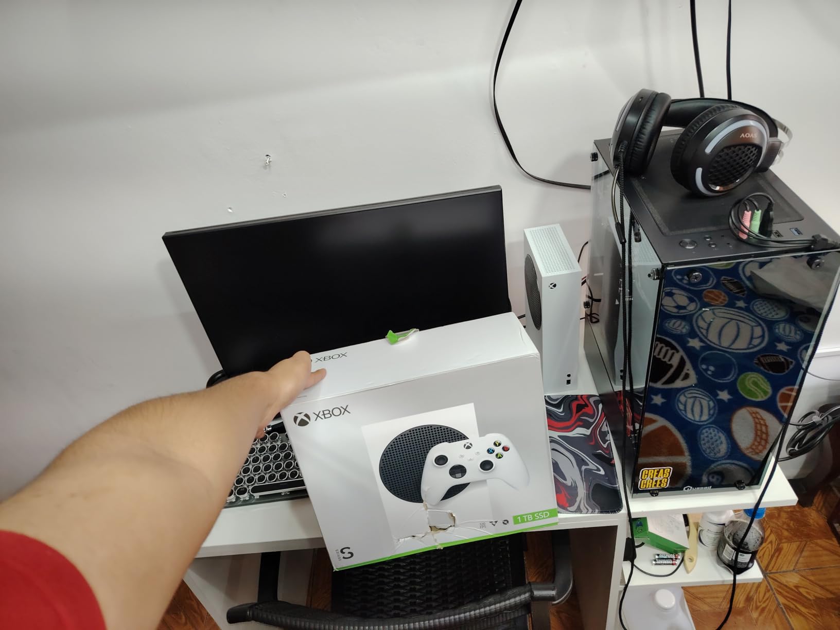 Xbox Series S - All Digital Gaming Console - 512GB SSD - Includes Wireless Controller - 120FPS - Robot White customer photo 2