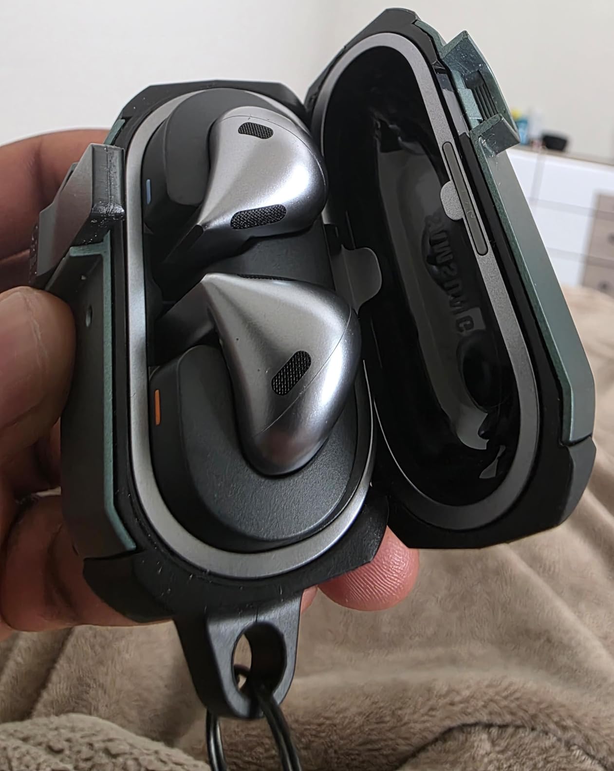 Samsung Galaxy Buds 3 Wireless Earbud Headphones - Silver customer photo 1