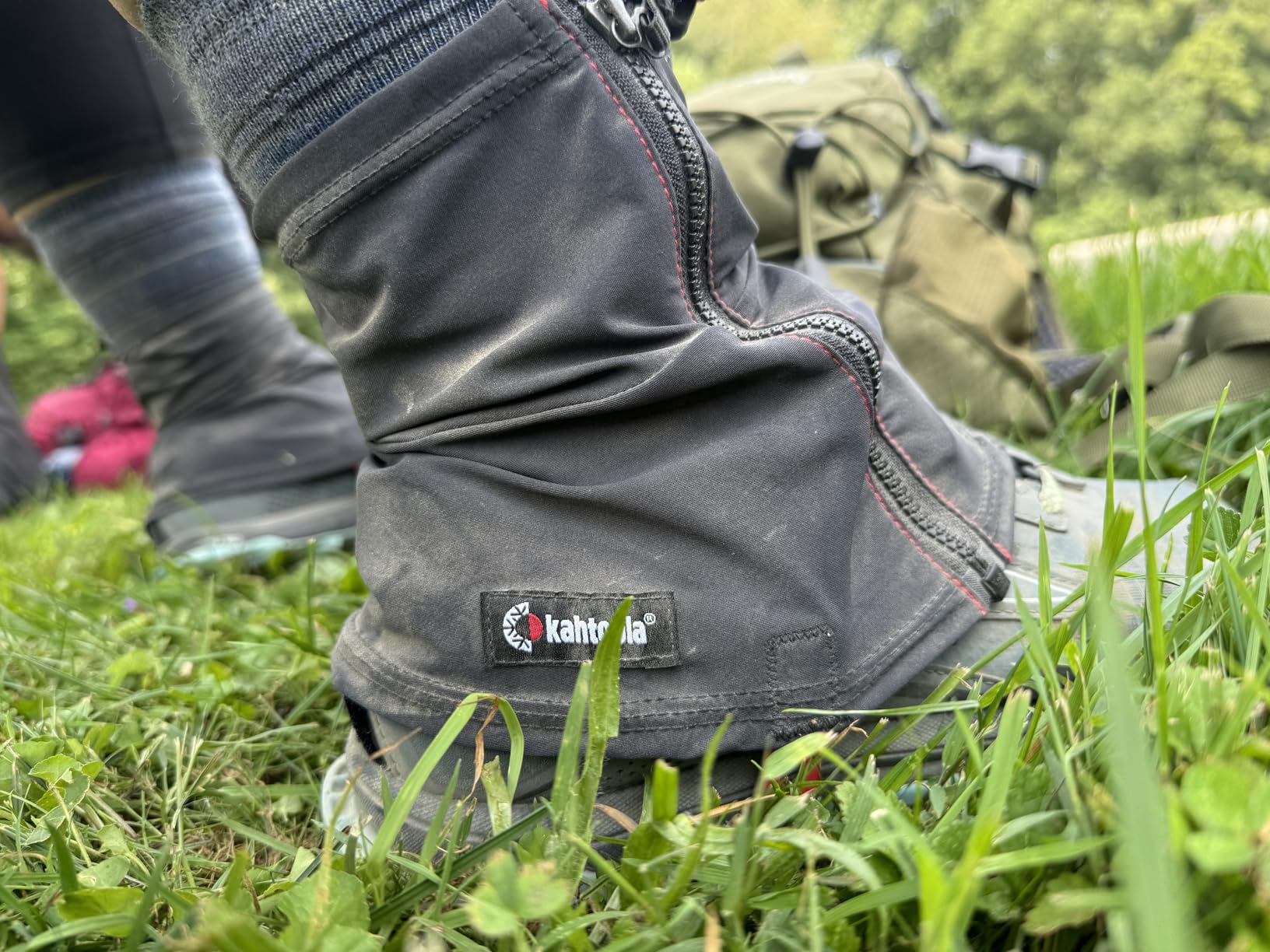 Kahtoola RENAgaiter Mid Gaiters for Hiking, Mountaineering, Trail Running, Shoe & Boot Protection in Mud, Snow & Ice customer photo 1