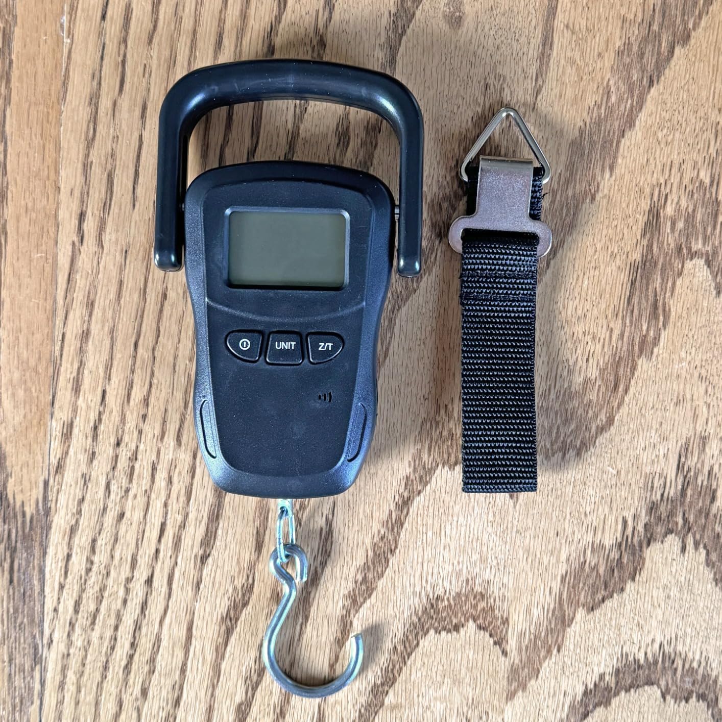 Rechargeable Fish Scale, Digital Hanging Fish Weight Scale with Large Handle and Tape Measure for Fishing, Hunting, Outdoor, Farm, 110lb/50kg customer photo 1