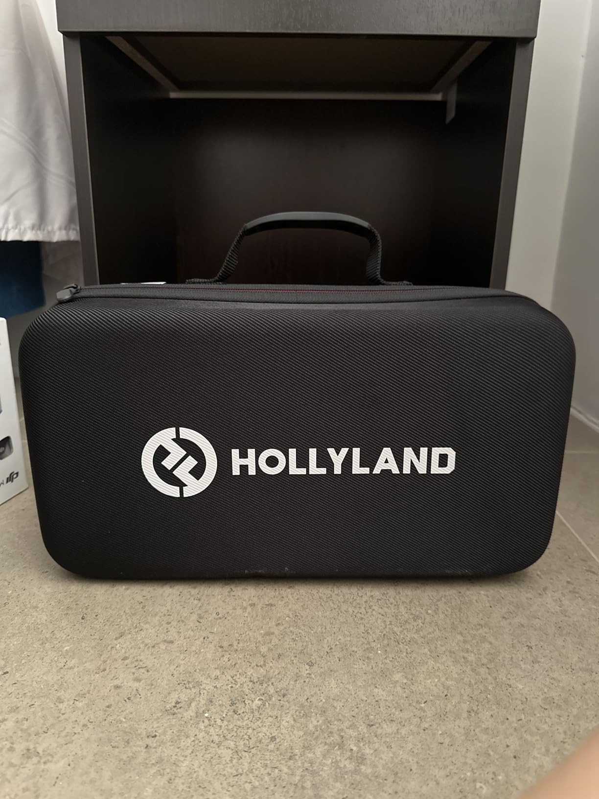 Hollyland Solidcom SE Full Duplex 5-Users ENC Noise Cancellation Wireless Intercom Headset System 1100ft Team Communication with PTT Mute Single Ear Headset for TV Film Production (2.4GHz Version) customer photo 2