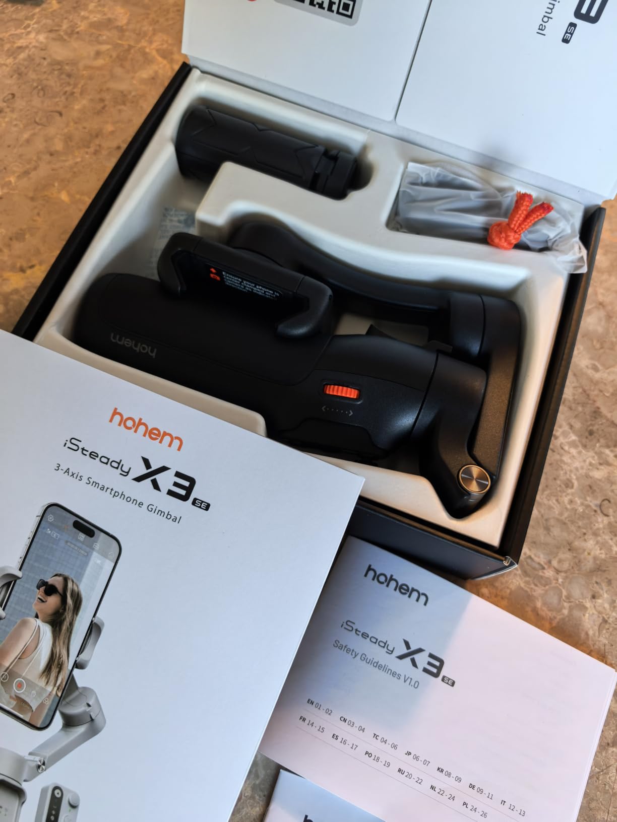Hohem iSteady X3 SE Gimbal Stabilizer for iPhone, Phone Stabilizer with Detachable Remote Control, Portable Foldable 3-Axis Phone Gimbal for Android & iPhone 16 15 Pro Max, Ideal for Travel Vlogging customer photo 1