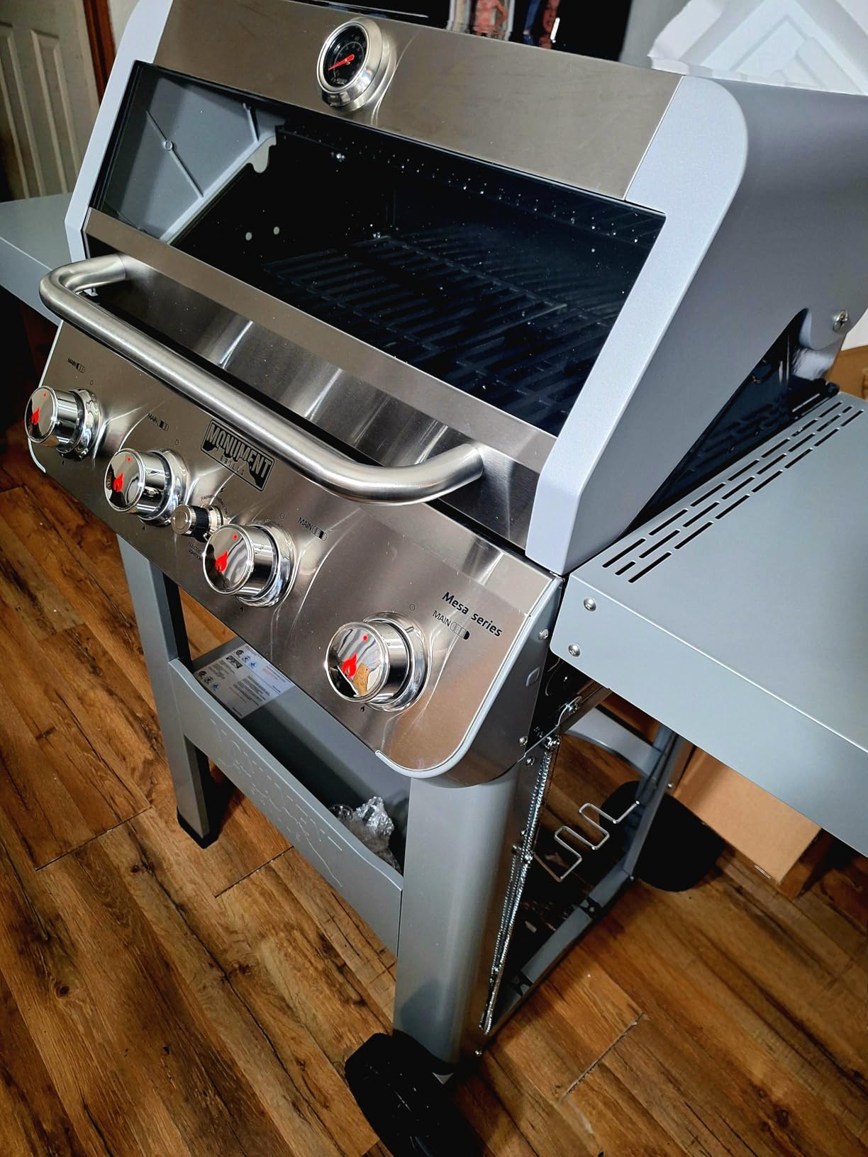 Monument Grills 4-Burner Liquid Propane Gas Grill, Silver Stainless Steel with Clearview Lid and Foldable Shelf, Mesa400MF with BBQ Cover customer photo 2