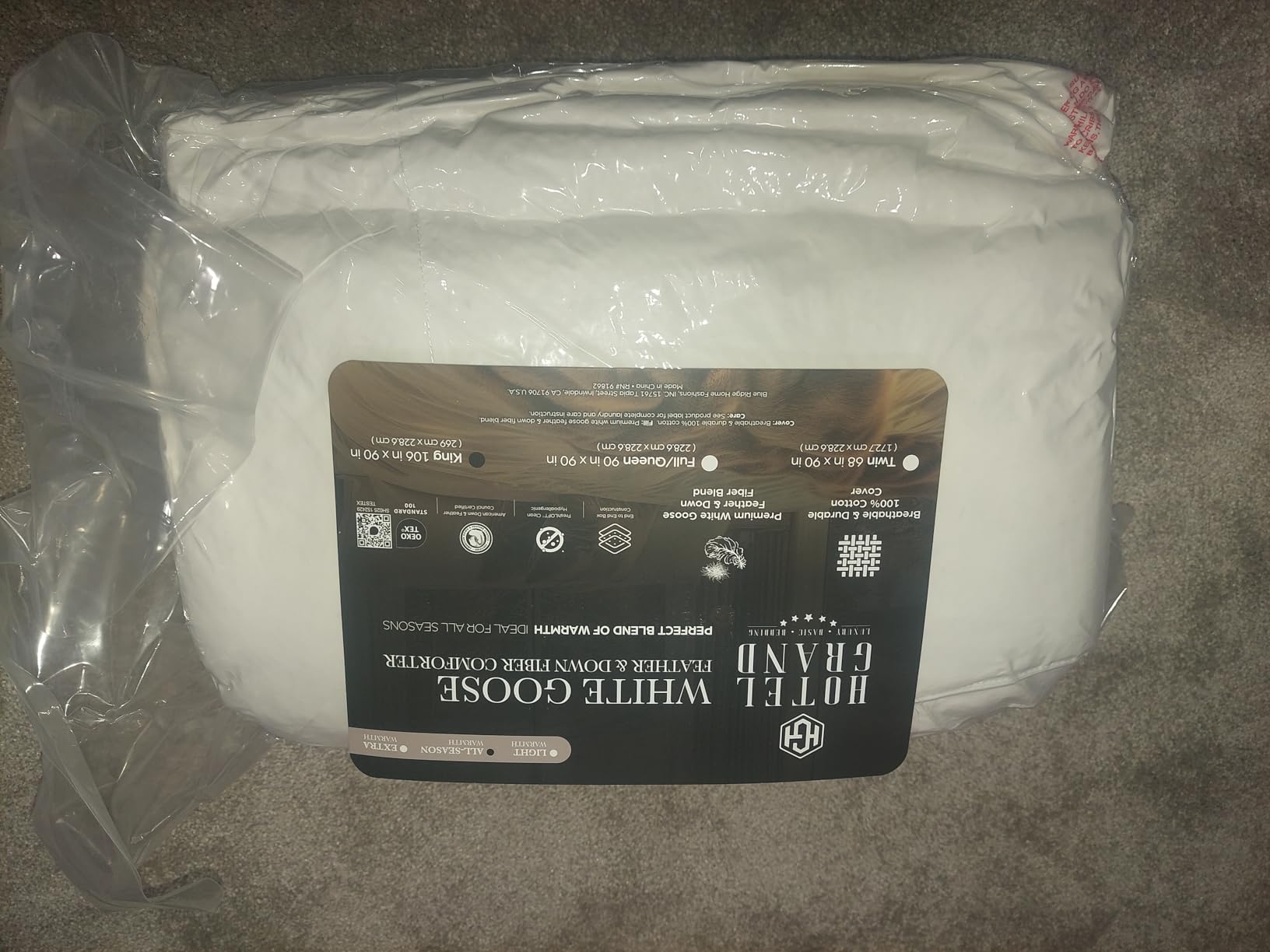 Hotel Grand Luxury White Goose Feather Down Fiber Comforter Full Queen Size, 100% Cotton All Season Duvet Insert Queen, Medium Warmth Bedding Comforter with 8 Corner Loops, White customer photo 2