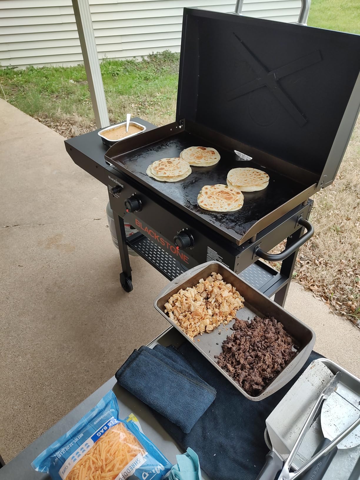 Blackstone 28 Inch Original Omnivore Griddle 2206, Blackstone 2 Burner Griddle Outdoor Flat Top Grill, Propane Portable Gas Grill customer photo 1