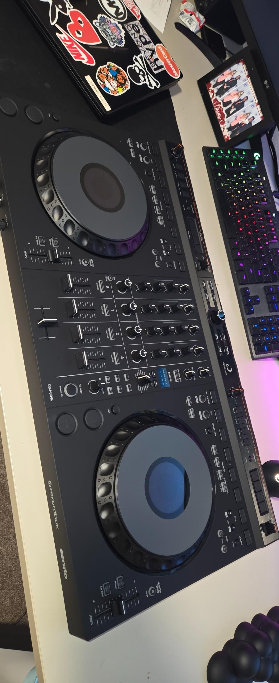 AlphaTheta DDJ-GRV6 4-Channel DJ Controller - Groove Circuit Live Remixing, Club-Standard Layout, Full-Size Jog Wheels, rekordbox & Serato DJ Pro Compatible customer photo 2