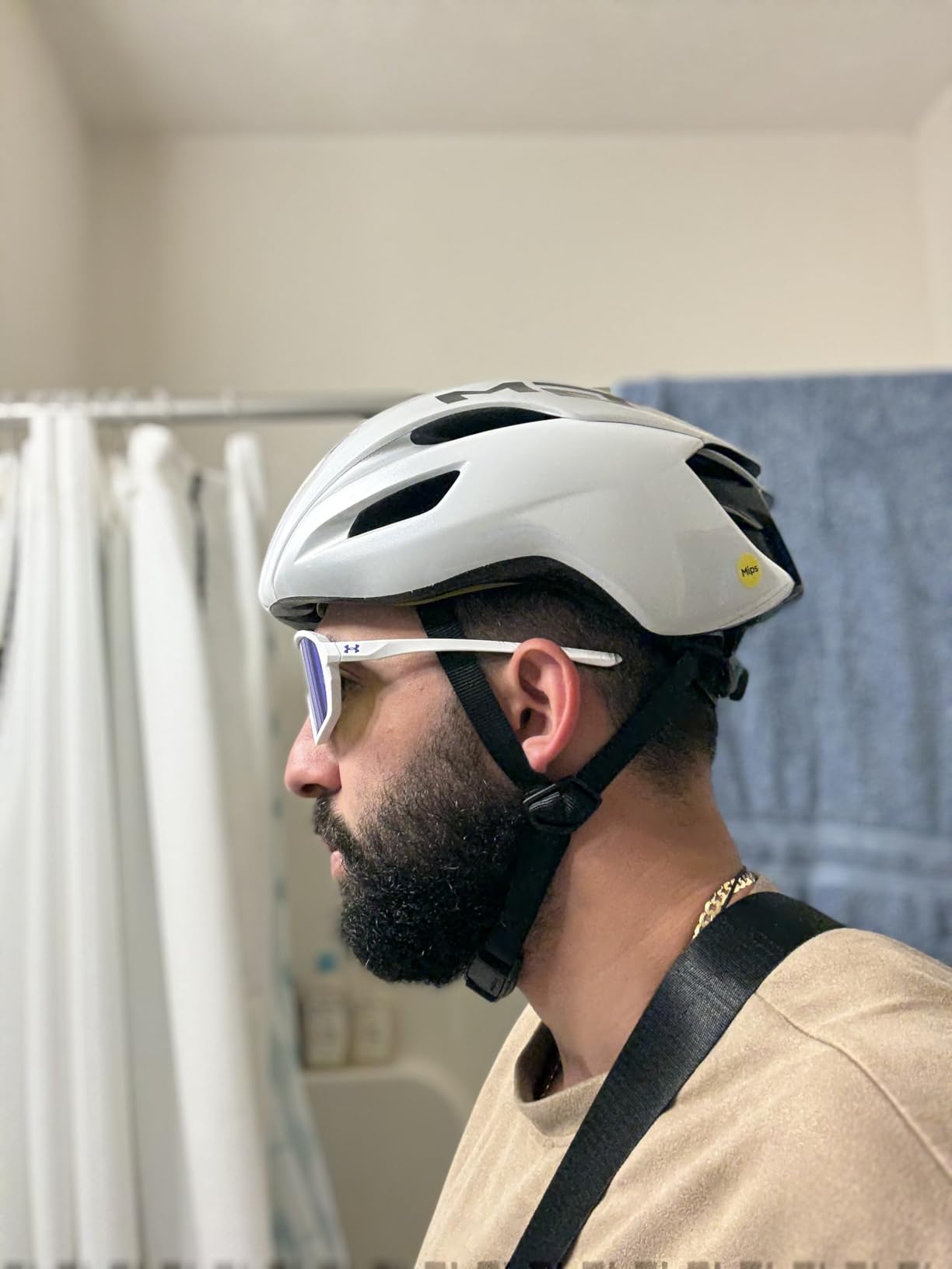 MET Manta MIPS Aero Road Bike Helmet - Lightweight Aerodynamic Cycling Helmet for Adults customer photo 2