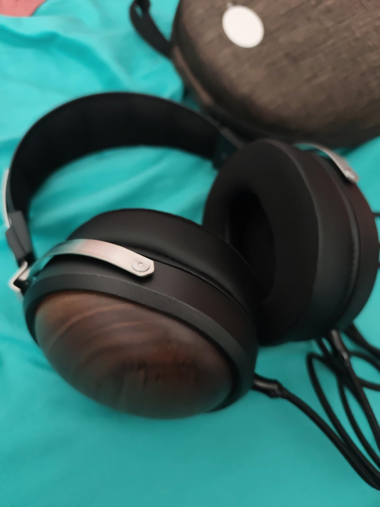 FiiO FT1 Closed-Back Over-Ear Nanowood Fiber Composite Diaphragm Wired Hi-Fi Headphones, Detachable Cable, American Black Walnut Wood Ear Cups customer photo 2