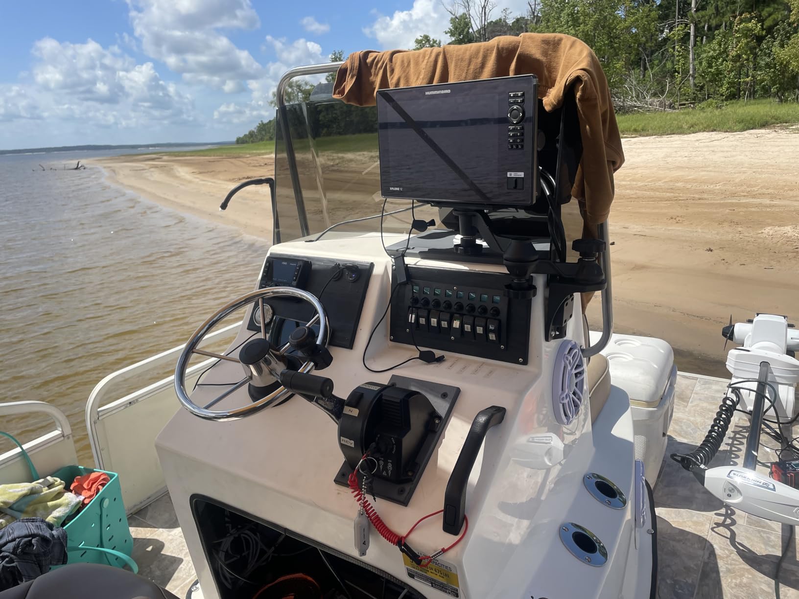 Humminbird XPLORE Series GPS Fish Finder with MEGA Side Imaging+ and HD Touchscreen Display customer photo 2