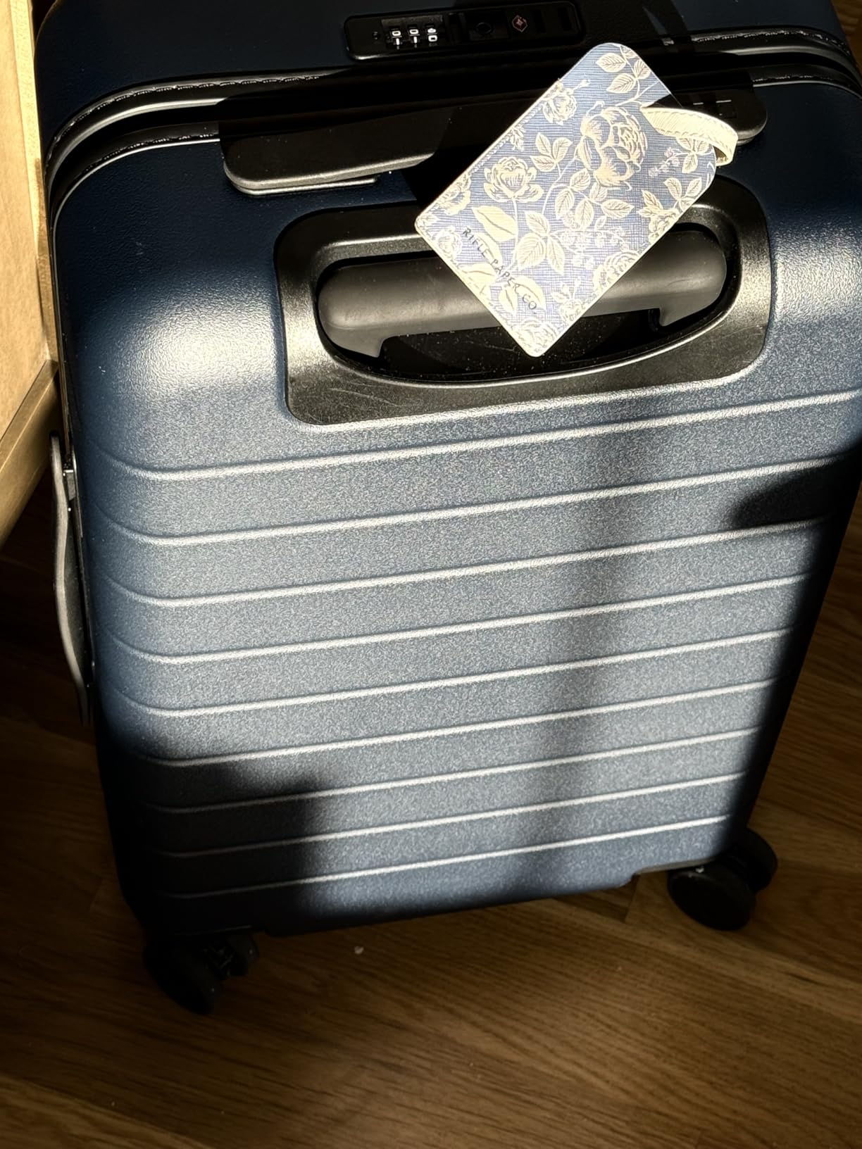 The Carry-On Luggage, 22-inch Lightweight Hardside Spinner Suitcase customer photo 1