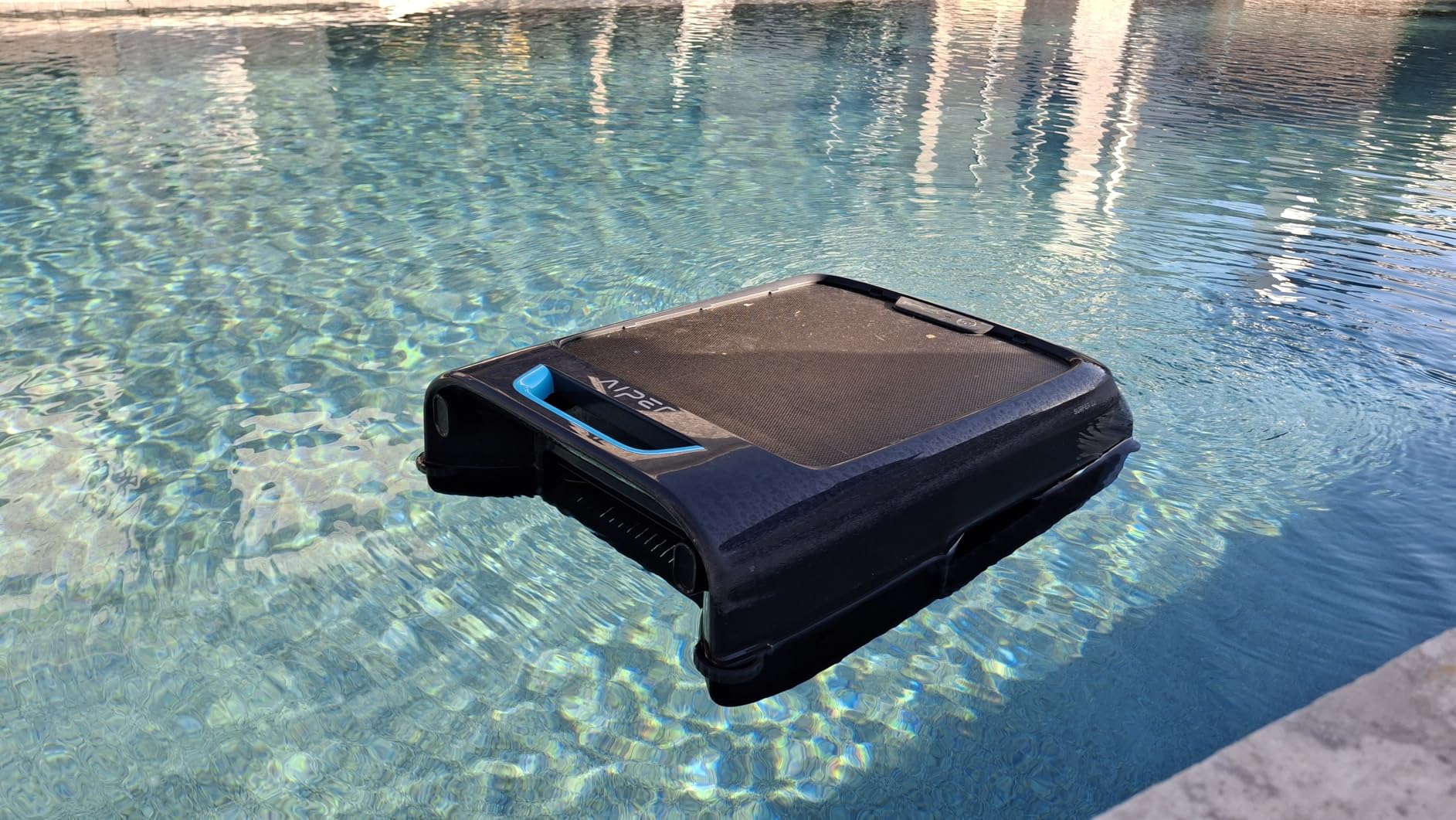 AIPER Surfer S2 Robotic Solar Pool Skimmer with APP Support, 24/7 Cleaning, Dual Charging Modes, Smart Obstacle Avoidance, Ideal for Most Swimming Pool Types customer photo 2