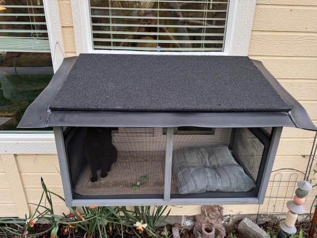 beeNbkks Bug Proof Cat Catio, Window Cat House with Metal Mesh, Outdoor Enclosure for Indoor Pets customer photo 1