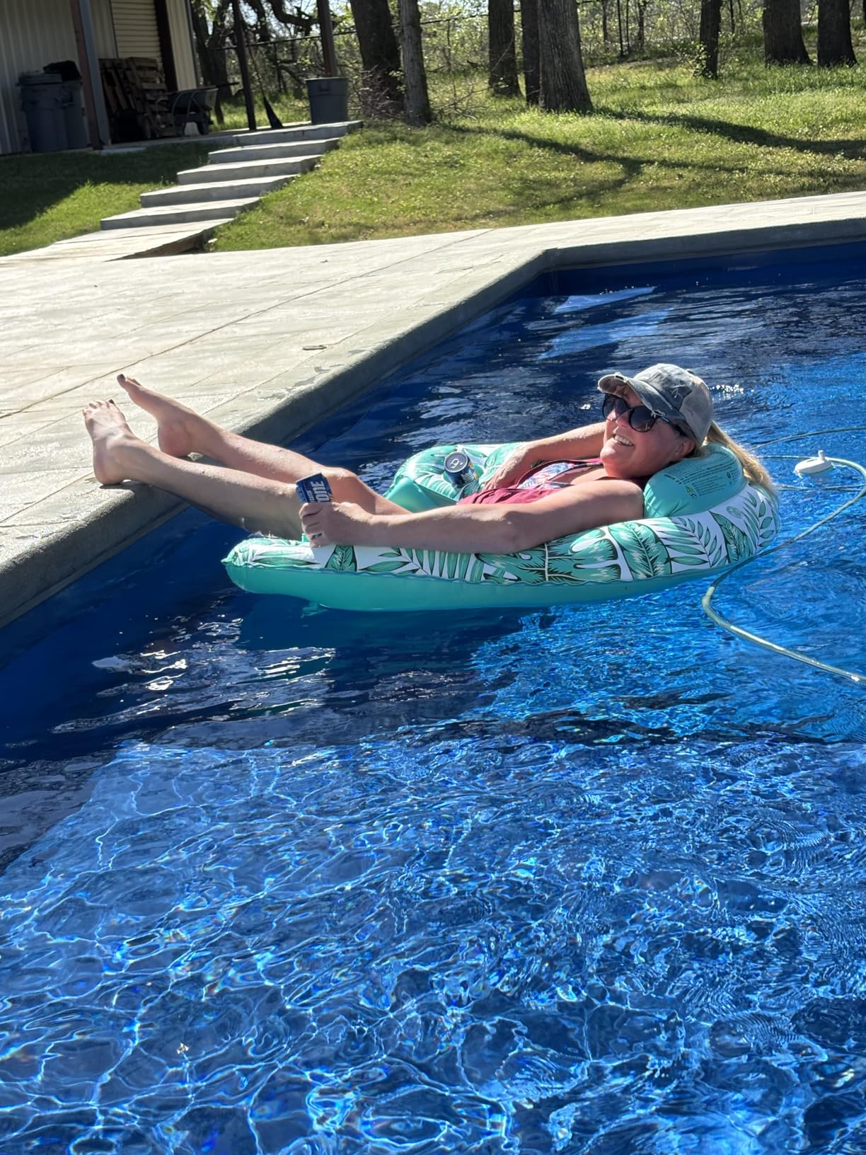 Jasonwell Inflatable Pool Float Chair - 2Pack Floating Pool Chair Lounge Floats for Swimming Pool Water Chair Pool Lounger with Cup Holder Pool Toy Party Floaties for Adults (BG-L) customer photo 1