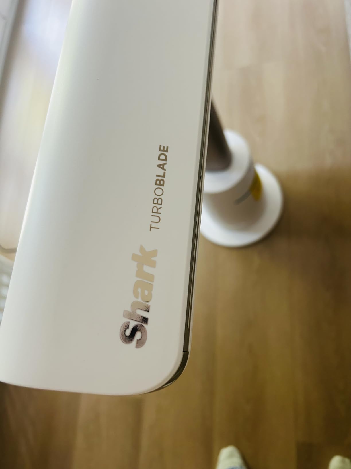 Shark TurboBlade Fan-Ultra-customizable bladeless tower fan, pivots, twists, oscillates 180°, circulates and propels air, 10 noise levels + 10 speeds, easy to clean, dove, TF202SWH customer photo 1