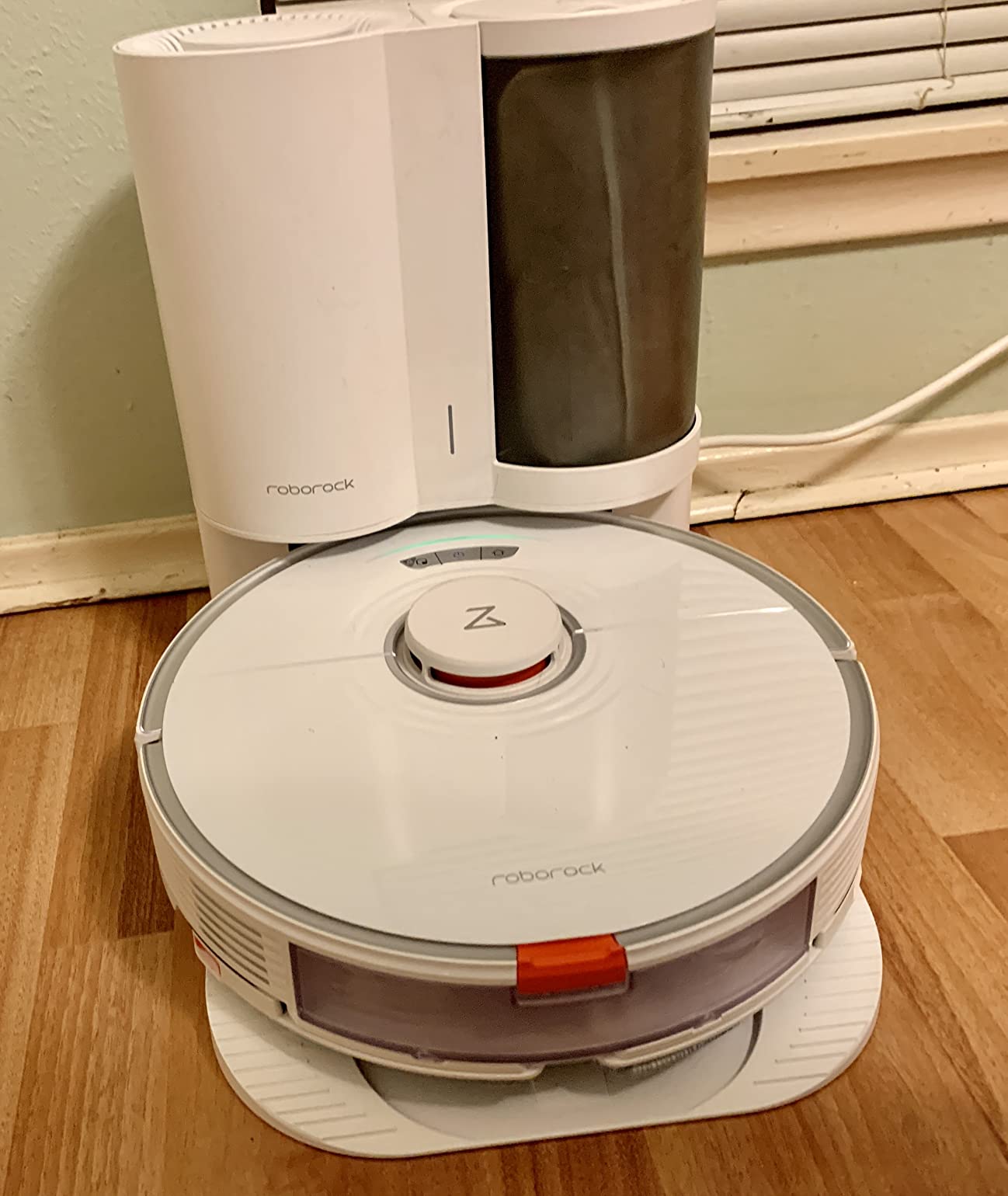 Roborock Q10 S5+ Robot Vacuum and Mop, 10,000Pa Suction, Upgraded from Q8 max+, 70 Days Self-Emptying, Obstacle Avoidance, Sonic Mopping, Dual Anti-Tangle Design, Auto Mop Lifting, Black customer photo 1