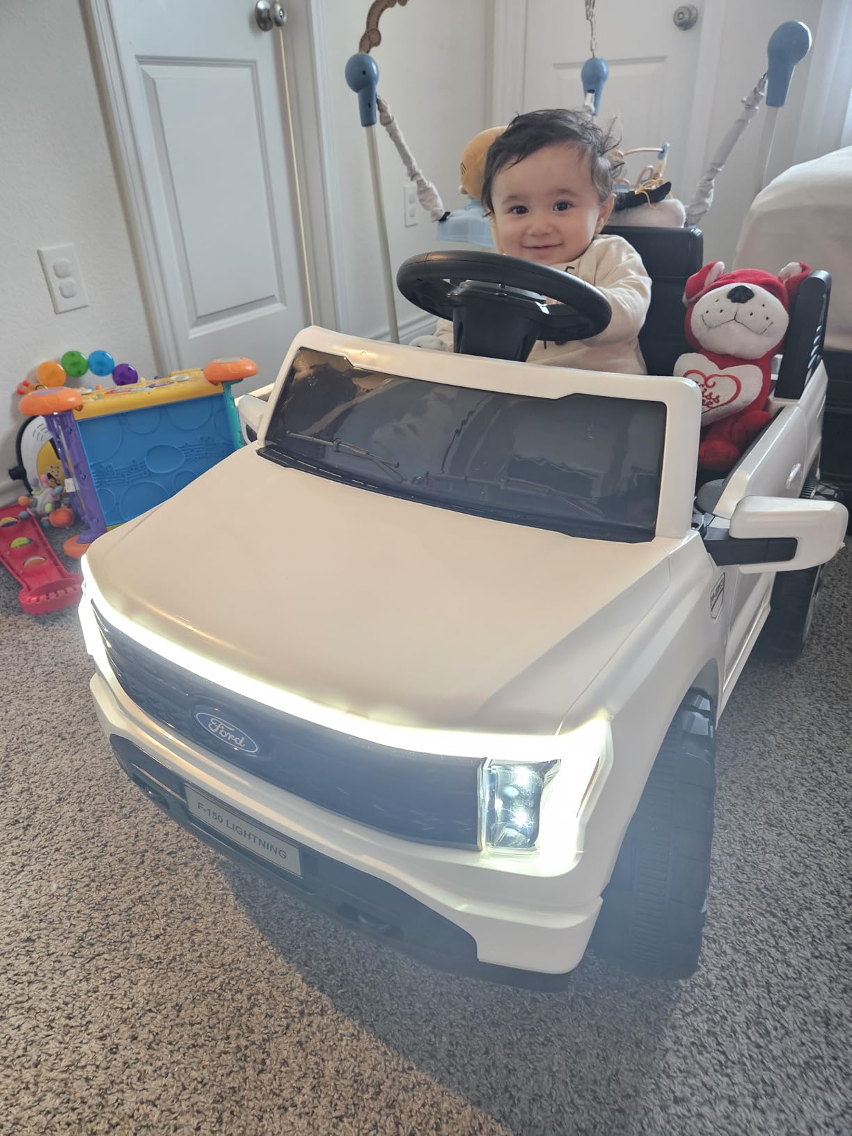 Best Choice Products Licensed Ford F-150 Lightning Truck Kids 12V Electric Ride On Car Toy w/ 66lb Weight Capacity, Parent Control, Bluetooth - White customer photo 2