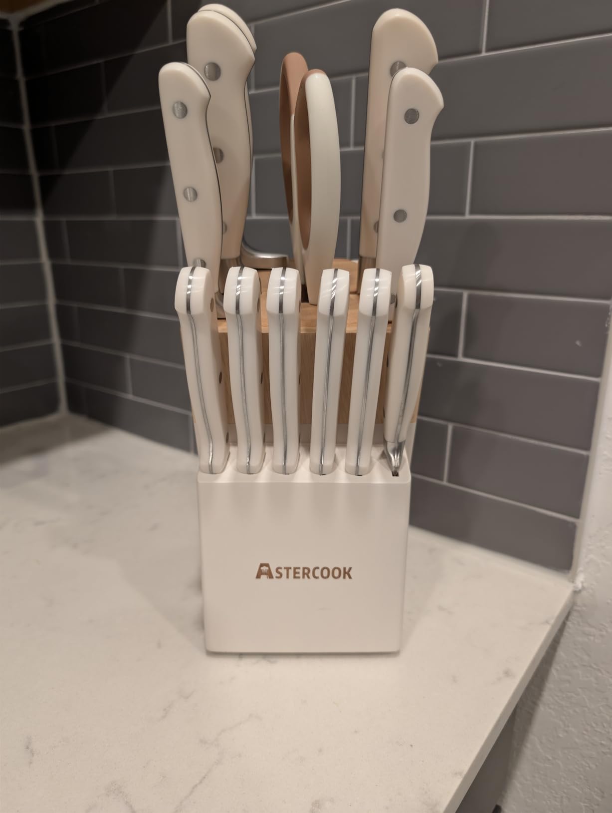 Astercook Kitchen Knife Set with Block 14-Piece Full Tang Stainless Steel Knives with Sharpener Dishwasher Safe and Anti-Slip Ergonomic Handle customer photo 1