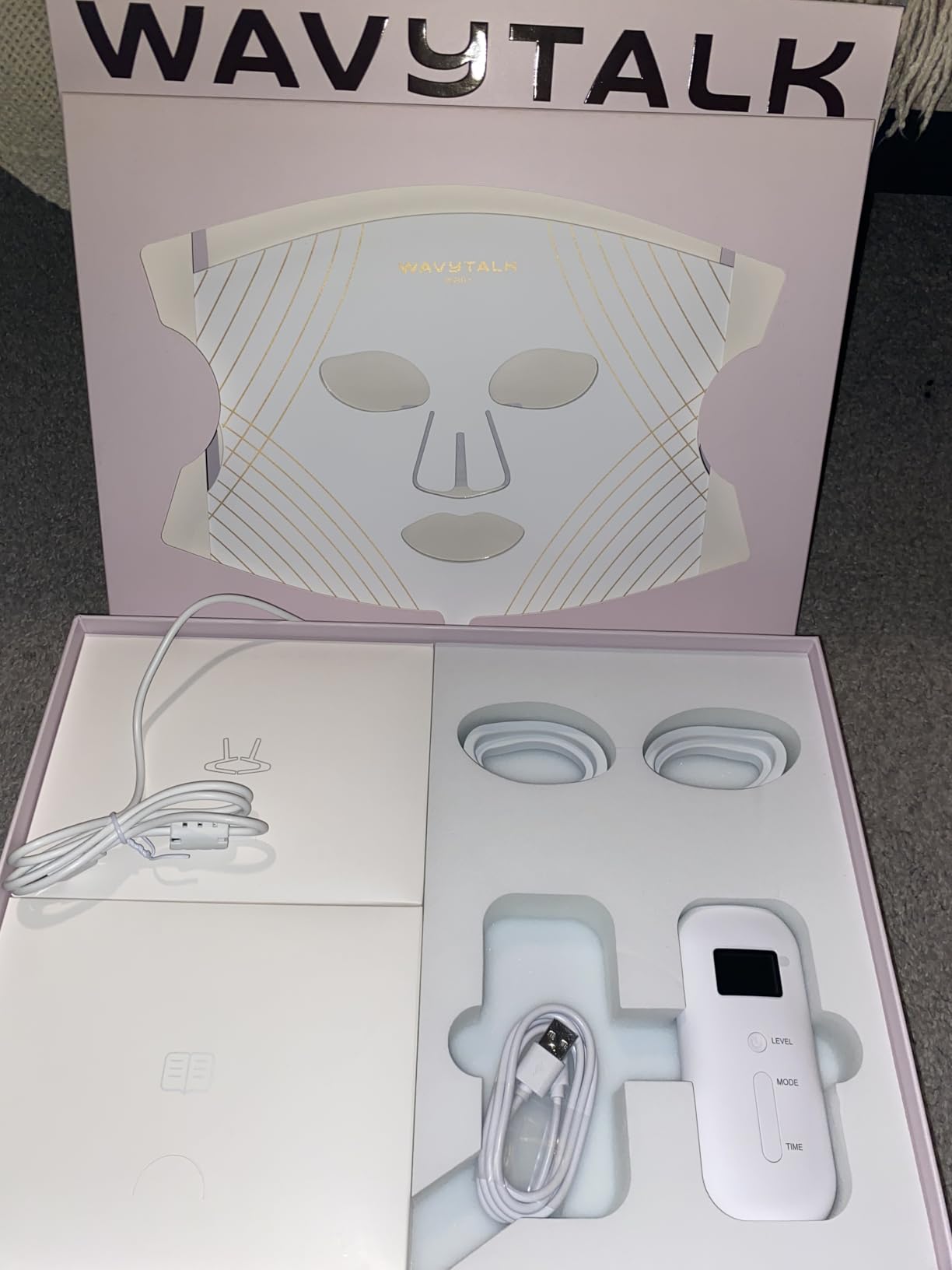 wavytalk Red Light Therapy Mask for Face, Glow Time LED Face Mask Light Therapy for Anti-Fine Line, Acne Treatment and Skin Rejuvenation with Red, Near-Infrared Light, Blue & Amber Light Therapy White customer photo 2
