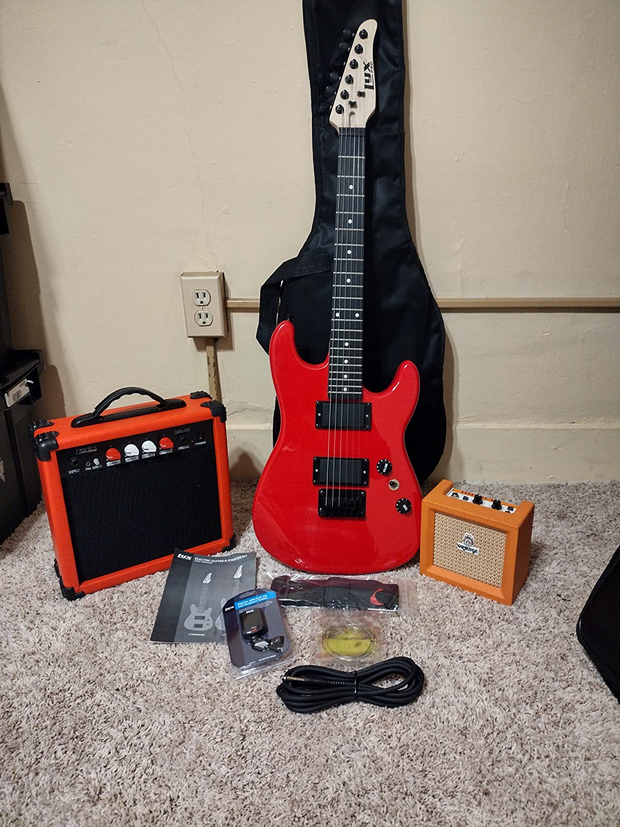 LyxPro 36 Inch Electric Guitar and Kit for Kids with 3/4 Size Beginner's Guitar, Amp, Six Strings, Two Picks, Shoulder Strap, Digital Clip On Tuner, Cable and Soft Case Gig Bag - Blue customer photo 1