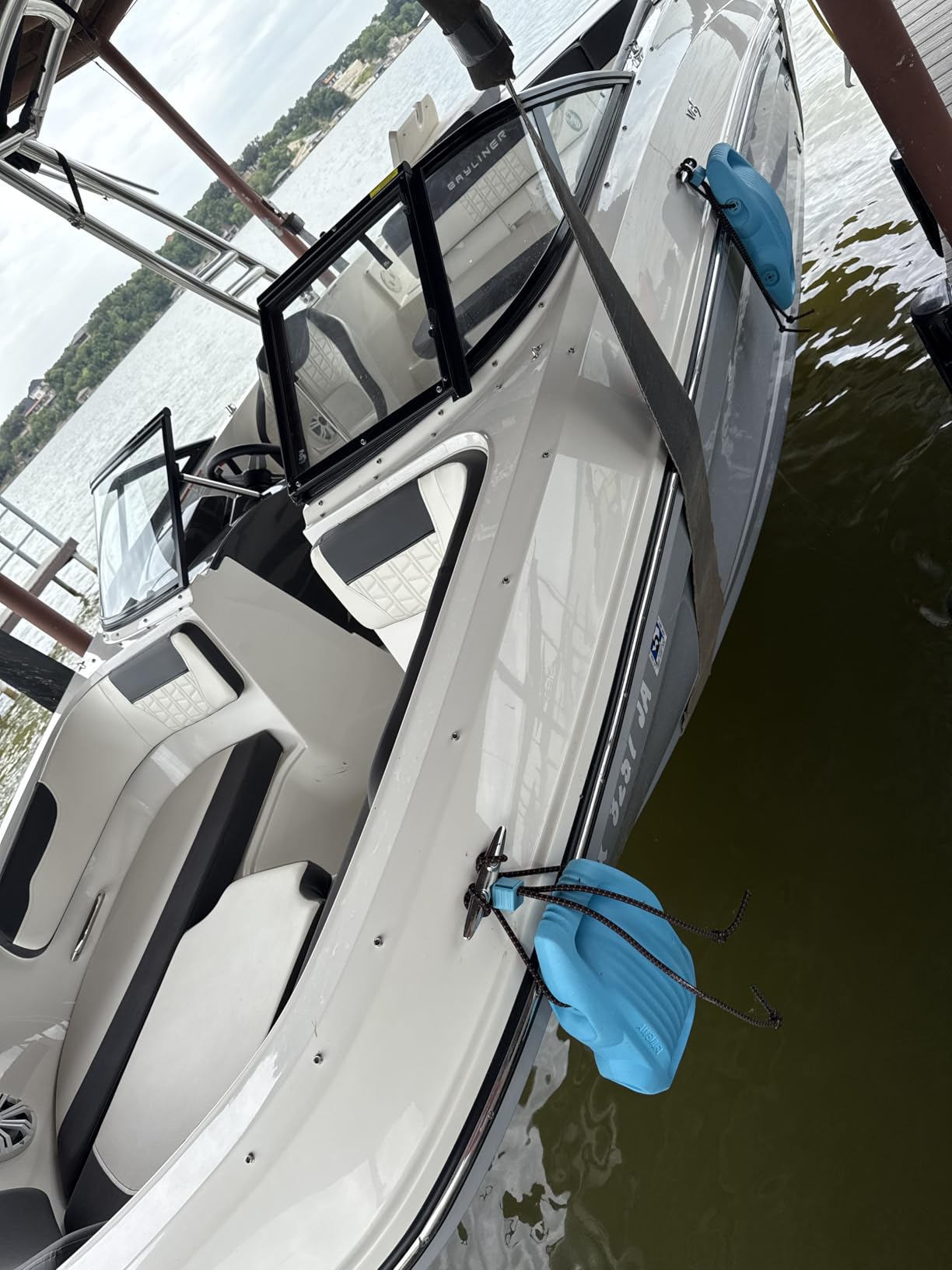 AWEMUFA Boat Fenders Easy to Install Bumper for Docking Ideal Fender for Pontoon, Bass, Jet Ski and Fishing Boats customer photo 1
