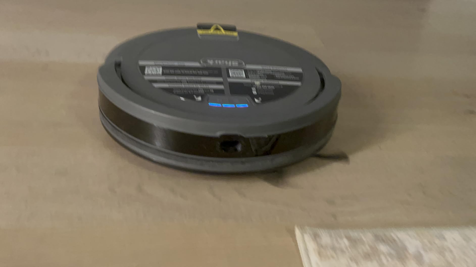 Shark Navigator Robot Vacuum and Self-Empty Base RV2120AE with Bagless 60-Day Capacity Self-Empty Base, SmartPath Navigation, Powerful Pet Hair Pickup, Anti-Hair Wrap, For Carpets & Hard Floors, Grey customer photo 2