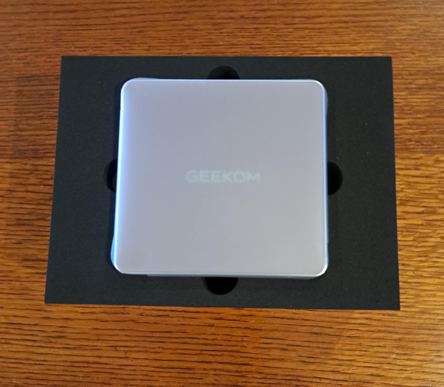 GEEKOM A5 2026 Edition Mini PC for Home Office & Multitasking, AMD Ryzen 5 7430U, 16GB RAM & 512GB M.2 NVMe SSD, Windows 11 Pro, 8K customer photo 2