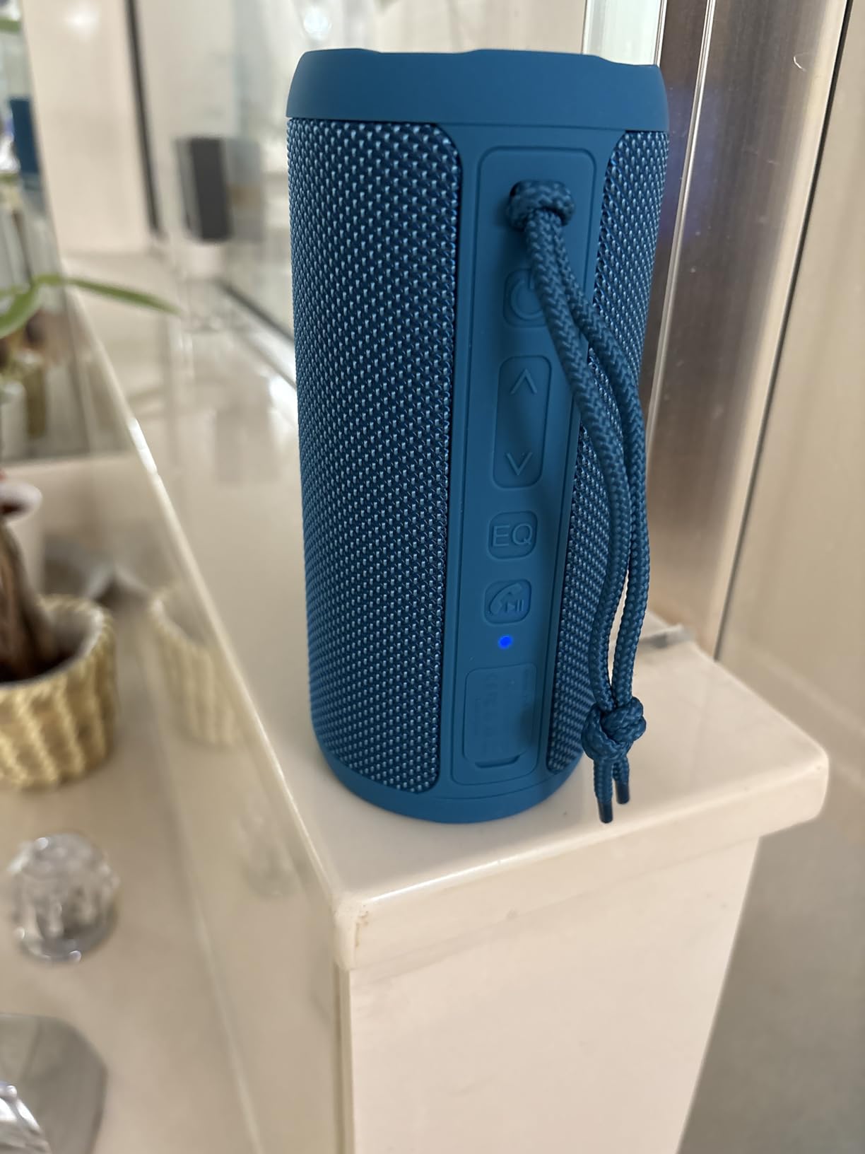 Ortizan Wireless Portable Bluetooth Speaker, IPX7 Waterproof, Dustproof and Rustproof, Powerful 24W Sound, Enhanced Bass, 30-Hour Battery, 360° Party Light customer photo 2